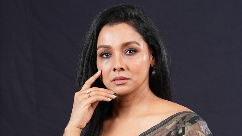 আমি সাধারণ মানুষ, সাধারণভাবেই বাঁচতে চাই: রুনা খান আমি সাধারণ মানুষ, সাধারণভাবেই বাঁচতে চাই: রুনা খান