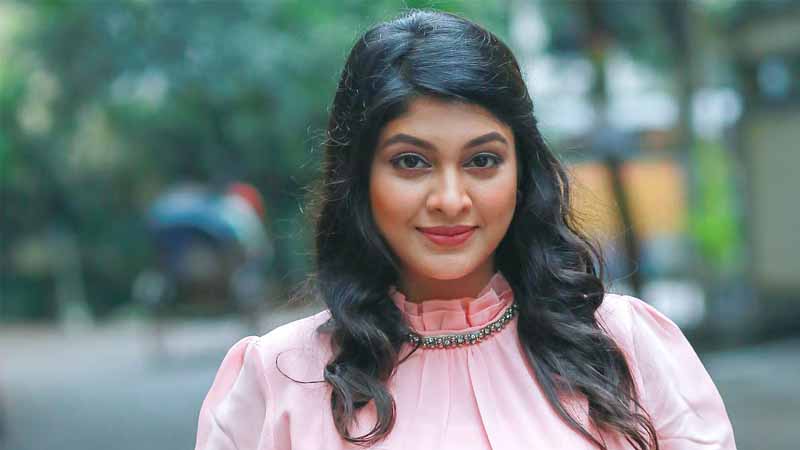 চার বছরে এক রাতও আমরা আলাদা থাকিনি: সারিকা চার বছরে এক রাতও আমরা আলাদা থাকিনি: সারিকা