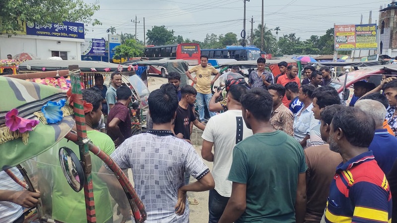 ‘দেশে ভালো-মন্দ দেখার কেউ নেই, প্রতিবাদ করলে অপমানিত হতে হয়’ ‘দেশে ভালো-মন্দ দেখার কেউ নেই, প্রতিবাদ করলে অপমানিত হতে হয়’