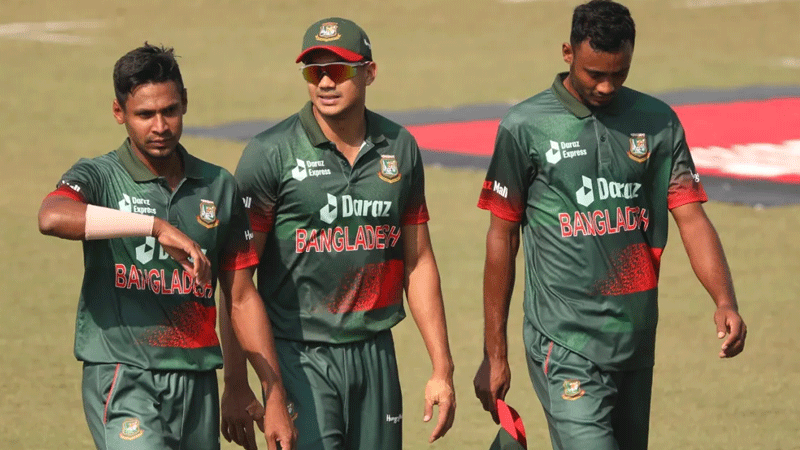ইনজুরি কাটিয়ে ফিরছেন পেসত্রয়ী ইনজুরি কাটিয়ে ফিরছেন পেসত্রয়ী