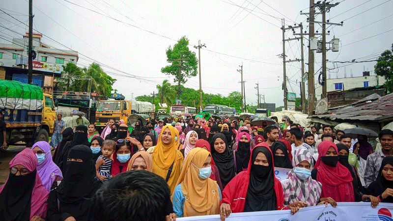 রোহিঙ্গা ক্যাম্পের ১২০০ শিক্ষক চাকরিচ্যুত, উখিয়া–টেকনাফে বিক্ষোভ রোহিঙ্গা ক্যাম্পের ১২০০ শিক্ষক চাকরিচ্যুত, উখিয়া–টেকনাফে বিক্ষোভ