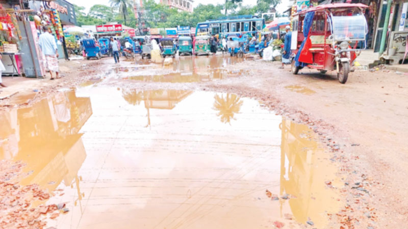 নোয়াখালী পৌরসভার ১৯৬ কিলোমিটার সড়ক বেহাল নোয়াখালী পৌরসভার ১৯৬ কিলোমিটার সড়ক বেহাল