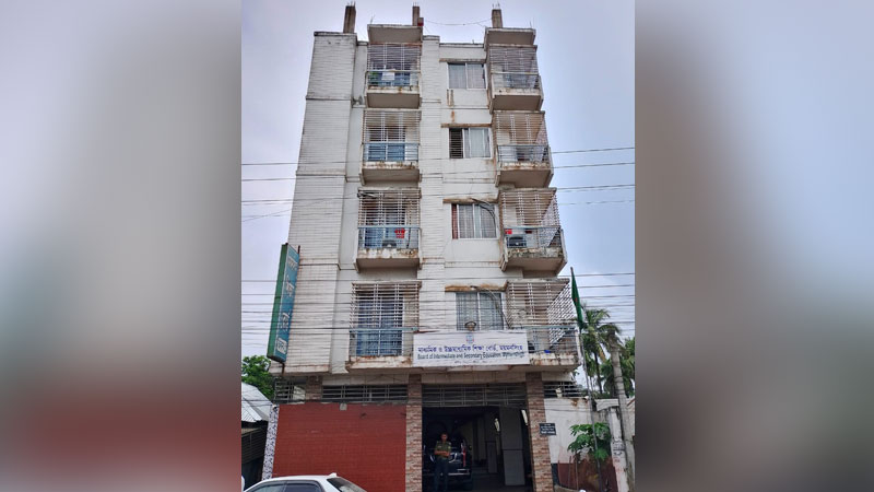 সেবার জন্য ভবন থেকে ভবনে দৌড়াদৌড়ি, হয়রানি সেবার জন্য ভবন থেকে ভবনে দৌড়াদৌড়ি, হয়রানি
