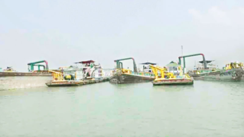 ভাঙনপ্রবণ এলাকায় বালুমহাল ইজারা, আতঙ্কে গ্রামবাসী ভাঙনপ্রবণ এলাকায় বালুমহাল ইজারা, আতঙ্কে গ্রামবাসী