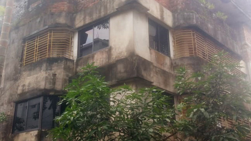ক্ষমতার পরিবর্তনে প্রবাসীর বাড়ির দখলদার বদল ক্ষমতার পরিবর্তনে প্রবাসীর বাড়ির দখলদার বদল