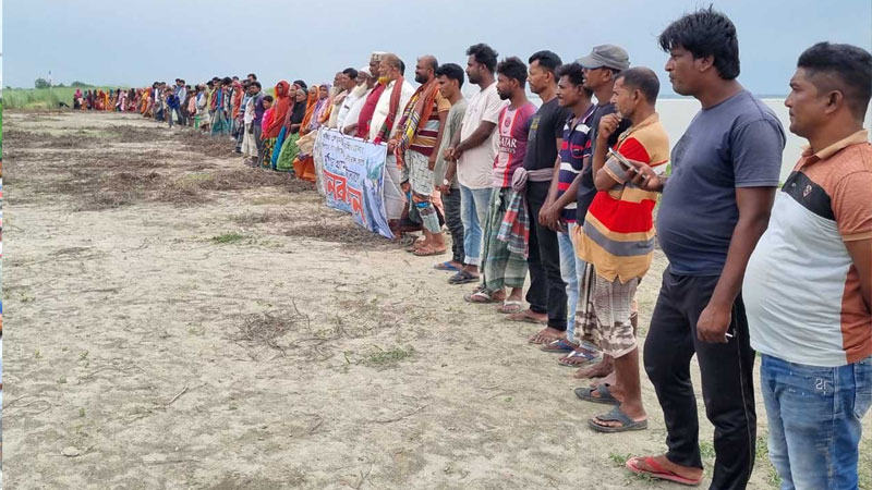 পদ্মা নদীর ভাঙন রোধে ব্যবস্থা নেওয়ার দাবি পদ্মা নদীর ভাঙন রোধে ব্যবস্থা নেওয়ার দাবি