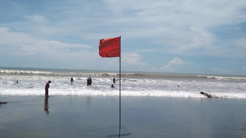 সাগরে লঘুচাপ, চার বন্দরে ৩ নম্বর সতর্কসংকেত সাগরে লঘুচাপ, চার বন্দরে ৩ নম্বর সতর্কসংকেত