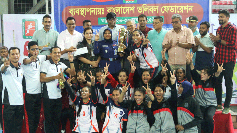 ভলিবলে সেরা নৌবাহিনী এবং পুলিশ