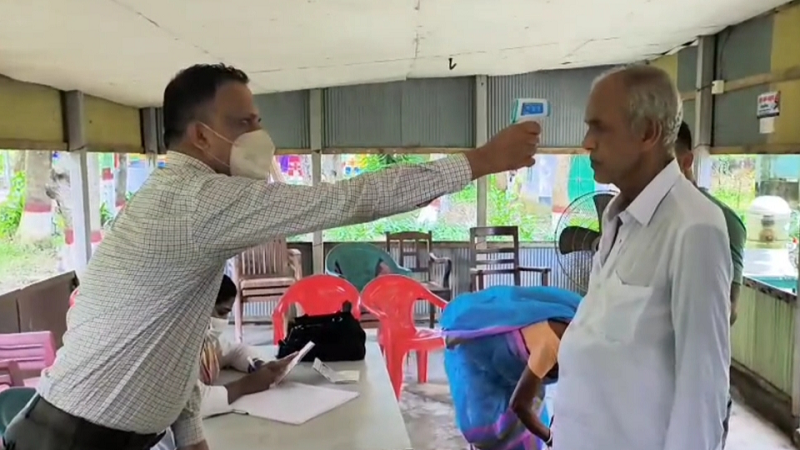 করোনা প্রতিরোধে আখাউড়া আন্তর্জাতিক ইমিগ্রেশনে স্বাস্থ্য সুরক্ষাব্যবস্থা করোনা প্রতিরোধে আখাউড়া আন্তর্জাতিক ইমিগ্রেশনে স্বাস্থ্য সুরক্ষাব্যবস্থা