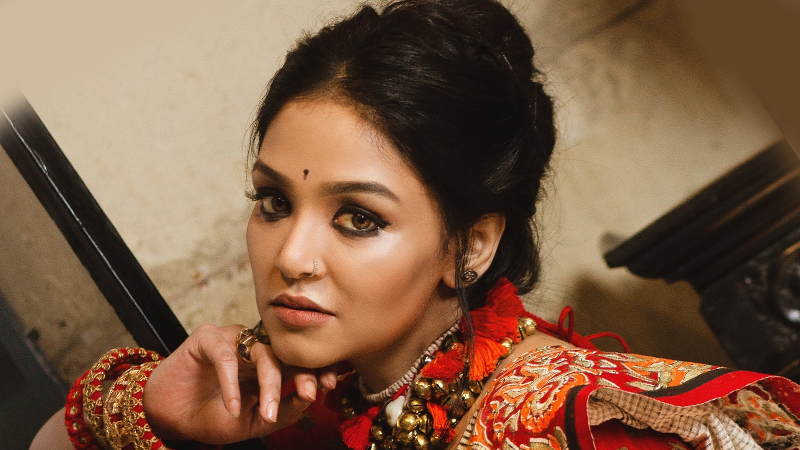 ঘরসংসার গুছিয়ে অভিনয়ের জন্য সময় বের করেছি: শার্লিন ঘরসংসার গুছিয়ে অভিনয়ের জন্য সময় বের করেছি: শার্লিন