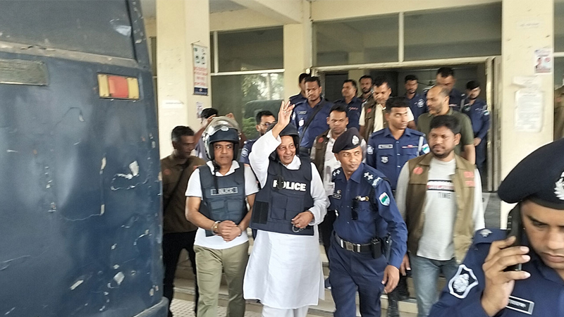 কাঠগড়ায় হাতকড়া না খোলায় ক্ষুব্ধ ইনু-জর্জ, উত্তপ্ত এজলাস কাঠগড়ায় হাতকড়া না খোলায় ক্ষুব্ধ ইনু-জর্জ, উত্তপ্ত এজলাস