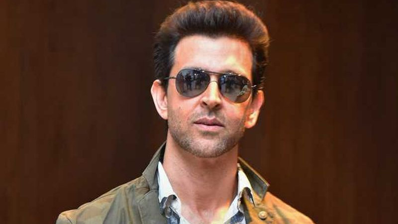 গানের শুটিং করতে গিয়ে আহত হৃতিক গানের শুটিং করতে গিয়ে আহত হৃতিক