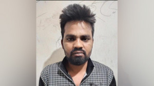 যুবকের দায়ের কোপে প্রাণ গেল গৃহবধূর