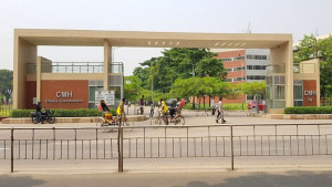 মাগুরার শিশুটি চোখের পাতা নেড়েছে