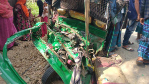কালিয়াকৈরে ইটভর্তি ট্রাক-সিএনজির সংঘর্ষে নিহত ৩
