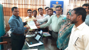 নবম গ্রেডের দাবিতে ঝিনাইদহে উপজেলা সহকারী প্রাথমিক শিক্ষা অফিসারদের স্মারকলিপি