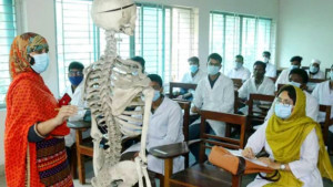 মেডিকেলে শিক্ষক সংকট, বঞ্চিত উপযুক্তরা