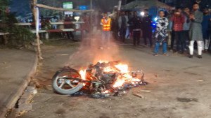 রাজশাহীতে বিএনপির ২ গ্রুপের সংঘর্ষ, গুলি-ককটেল বিস্ফোরণ