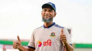 মাঠ থেকে বিদায় চান রিয়াদ
