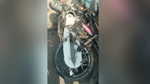 বাস-মোটরসাইকেল সংঘর্ষে একসঙ্গে তিন ভাইয়ের মৃত্যু 