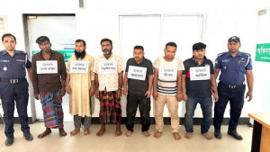 দিনে কেউ ফল বিক্রেতা-অটোরিকশাচালক, রাতে ডাকাত