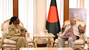 আ.লীগকে নিষিদ্ধের পরিকল্পনা নেই, নির্বাচন পেছাবে না: প্রধান উপদেষ্টা