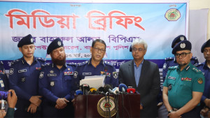 দাবি আদায়ের নামে কেউ রাস্তা অবরোধ করলে কঠোর ব্যবস্থা: আইজিপি
