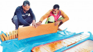 চলনবিলের খেজুরের গুড়