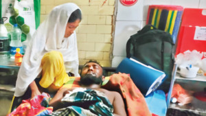 উপড়ানো হয়েছে  দুই চোখ, মিন্টিজের জীবন অন্ধকার