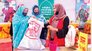 এক টাকায়  মিলছে হাজার টাকার পণ্য