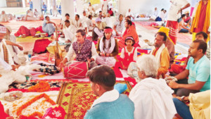 মনে যদি পুলিশ থাকে বাইরে লাগবে কেন