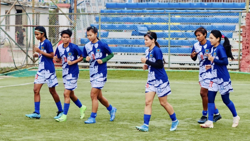 ক্যাম্পে ফিরছেন বিদ্রোহী ১৮ নারী ফুটবলার ক্যাম্পে ফিরছেন বিদ্রোহী ১৮ নারী ফুটবলার