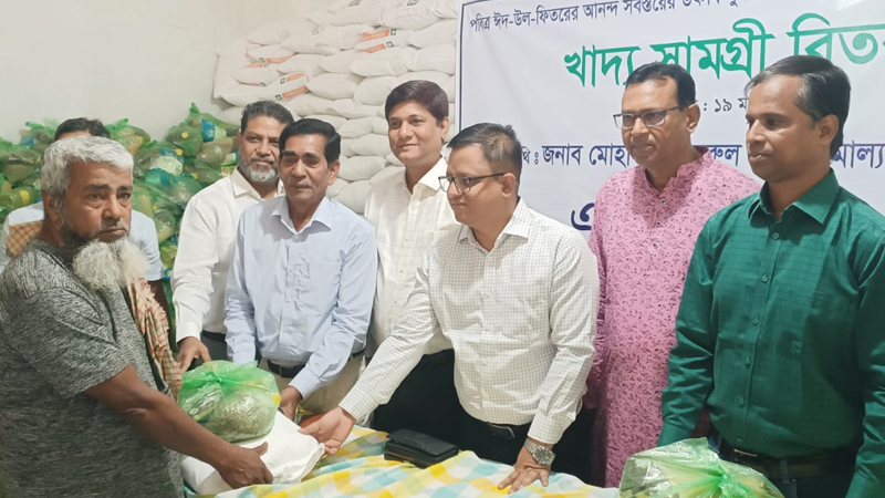 ২২ বছর ধরে হাজার পরিবারকে ঈদ সামগ্রী দিচ্ছে ফরিদপুরের এফডিএ ২২ বছর ধরে হাজার পরিবারকে ঈদ সামগ্রী দিচ্ছে ফরিদপুরের এফডিএ