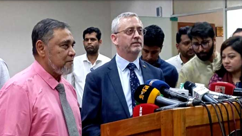 নির্বাচন কমিশনকে যে ৩ বার্তা দিলেন ইইউ রাষ্ট্রদূত মাইকেল মিলার নির্বাচন কমিশনকে যে ৩ বার্তা দিলেন ইইউ রাষ্ট্রদূত মাইকেল মিলার