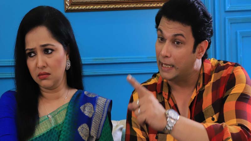 অনলাইন প্রীতি ও সংসার ভীতি নিয়ে মিউজিক্যাল ড্রামা অনলাইন প্রীতি ও সংসার ভীতি নিয়ে মিউজিক্যাল ড্রামা