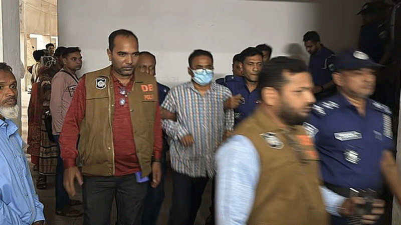 সেই এসপিকে আদালতে হাজির, জেলহাজতে প্রেরণ সেই এসপিকে আদালতে হাজির, জেলহাজতে প্রেরণ