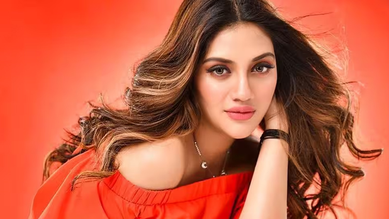বলিউডে পা রাখলেন নুসরাত বলিউডে পা রাখলেন নুসরাত