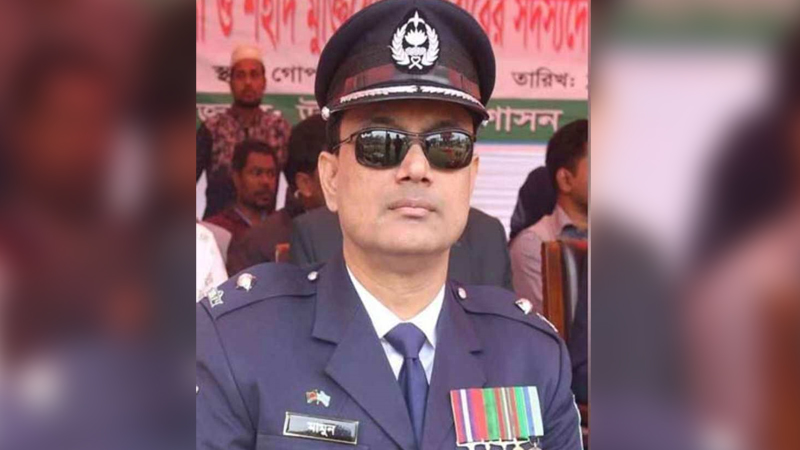 খুলনা সদর থানার সাবেক ওসির বিরুদ্ধে গ্রেপ্তারি পরোয়ানা খুলনা সদর থানার সাবেক ওসির বিরুদ্ধে গ্রেপ্তারি পরোয়ানা