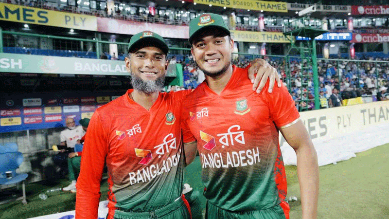 এ প্লাসে শুধুই তাসকিন, রিয়াদকে রেখেই কেন্দ্রীয় চুক্তির প্রস্তাব এ প্লাসে শুধুই তাসকিন, রিয়াদকে রেখেই কেন্দ্রীয় চুক্তির প্রস্তাব