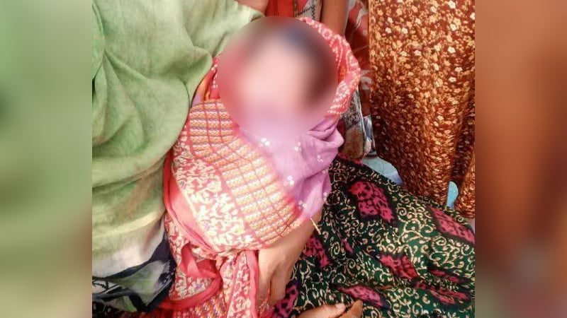 ভুট্টা খেতে উদ্ধার হওয়া সেই নবজাতকের মায়ের সন্ধান মিলল ভুট্টা খেতে উদ্ধার হওয়া সেই নবজাতকের মায়ের সন্ধান মিলল