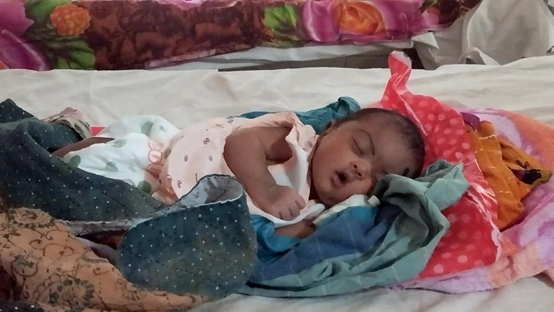 পরিচয়হীন নবজাতকের বাবা-মায়ের সন্ধান মিলেছে পরিচয়হীন নবজাতকের বাবা-মায়ের সন্ধান মিলেছে