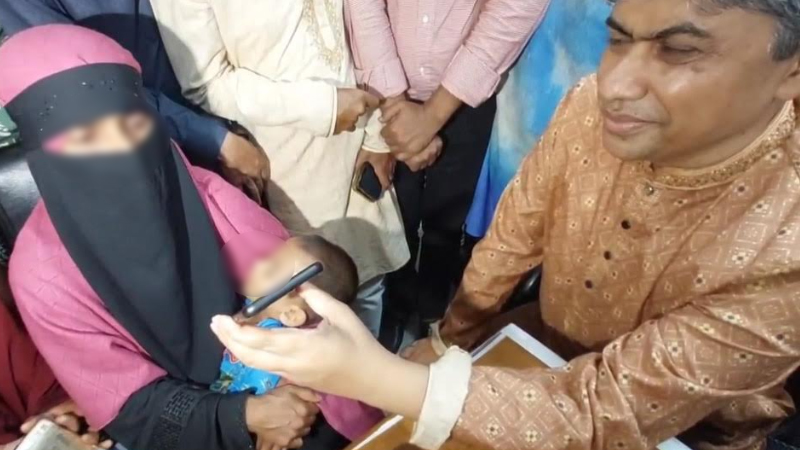 গণঅভ্যুত্থানে নিহতের মেয়েকে ধর্ষণ, ভুক্তভোগীর মা-এর সঙ্গে তারেক রহমানের ফোনালাপ গণঅভ্যুত্থানে নিহতের মেয়েকে ধর্ষণ, ভুক্তভোগীর মা-এর সঙ্গে তারেক রহমানের ফোনালাপ