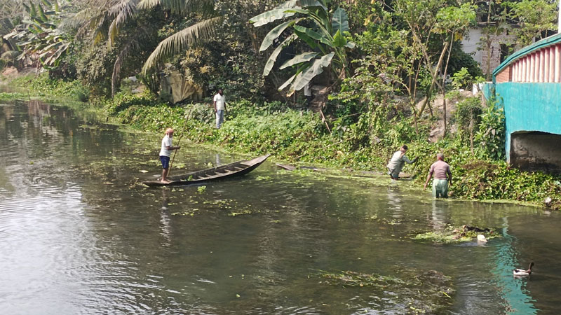 প্রাণ ফিরেছে গিমাডাঙ্গা-টুঙ্গিপাড়া খালের প্রাণ ফিরেছে গিমাডাঙ্গা-টুঙ্গিপাড়া খালের