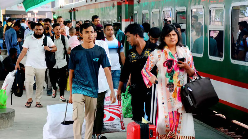 চট্টগ্রাম থেকে ট্রেনে ঈদযাত্রা এবারও স্বস্তিদায়ক হবে না চট্টগ্রাম থেকে ট্রেনে ঈদযাত্রা এবারও স্বস্তিদায়ক হবে না