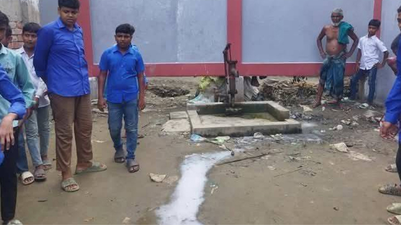 বিদ্যালয়ের নলকূপে বিষ প্রয়োগ, আতঙ্ক বিদ্যালয়ের নলকূপে বিষ প্রয়োগ, আতঙ্ক