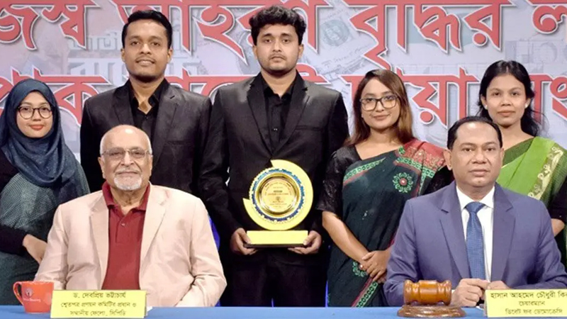 দুর্নীতির জব্দ করা অর্থ-সম্পদ বাজেটে ব্যয় করলে চমক হবে দুর্নীতির জব্দ করা অর্থ-সম্পদ বাজেটে ব্যয় করলে চমক হবে