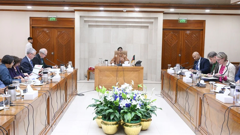 পশ্চিমা কূটনীতিকদের শ্রম সংস্কারের অগ্রগতি জানালেন লুৎফে সিদ্দিকী পশ্চিমা কূটনীতিকদের শ্রম সংস্কারের অগ্রগতি জানালেন লুৎফে সিদ্দিকী