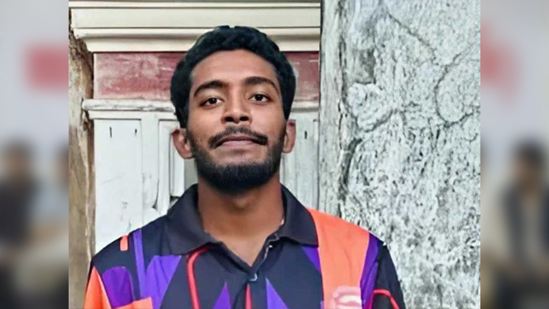 কুবিতে বহিষ্কৃত শিক্ষার্থী দিলেন পরীক্ষা কুবিতে বহিষ্কৃত শিক্ষার্থী দিলেন পরীক্ষা