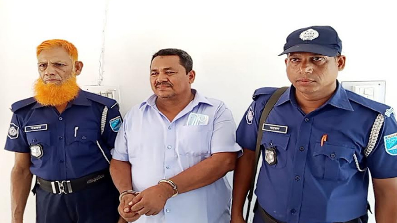 স্কুলছাত্রীকে অনৈতিক প্রস্তাব দেওয়ার অভিযোগে শিক্ষক গ্রেপ্তার স্কুলছাত্রীকে অনৈতিক প্রস্তাব দেওয়ার অভিযোগে শিক্ষক গ্রেপ্তার