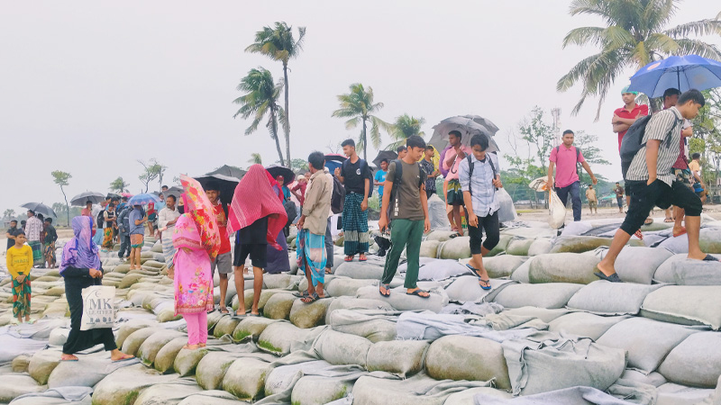 হাতিয়ায় নৌ-যোগাযোগ বন্ধ, অনিশ্চয়তায় দুই শতাধিক ভর্তি পরীক্ষার্থী হাতিয়ায় নৌ-যোগাযোগ বন্ধ, অনিশ্চয়তায় দুই শতাধিক ভর্তি পরীক্ষার্থী